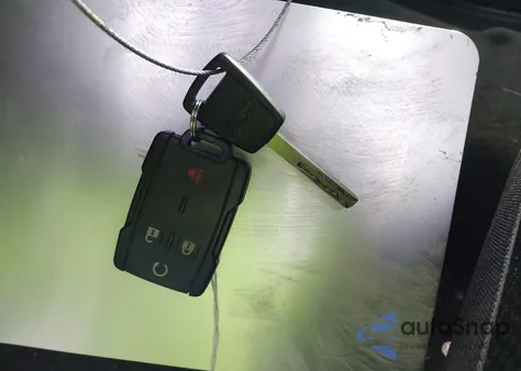 2014 Chevrolet Silverado 1500 2Lt z USA, uszkodzony, nr VIN 3GCUKREC5EG167122